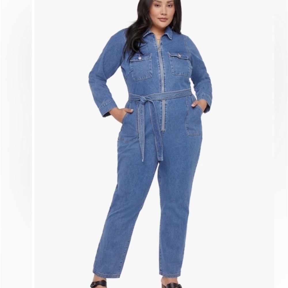 JUSTFAB DENIM ZIP FRONT JUMPSUIT MEDIUM NEW WITH TAGS